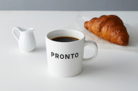 プロントのコーヒーとパン